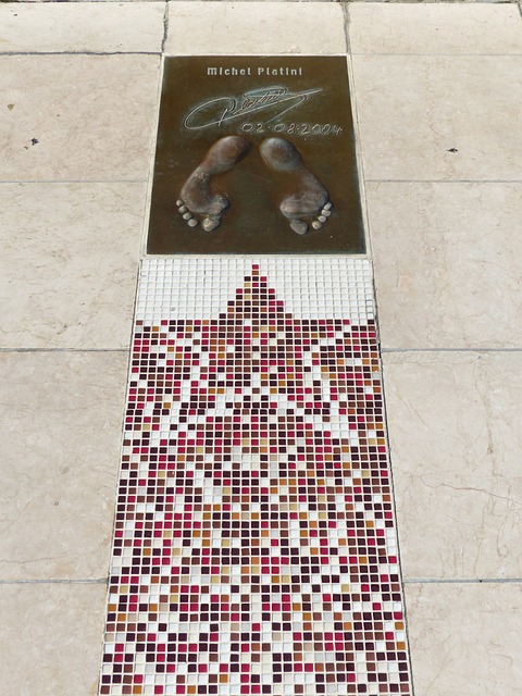 都像是在上 都像是在上